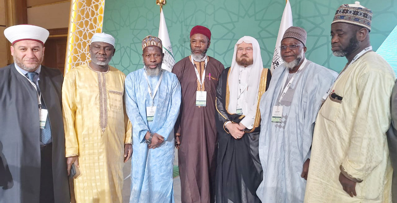 Group photograph with the community